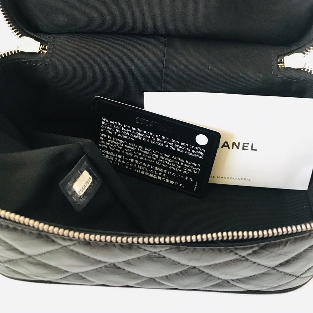 Zip Around PVC Flap Bag Quilted Crumpled Calfskin - Picture 6 of 9
